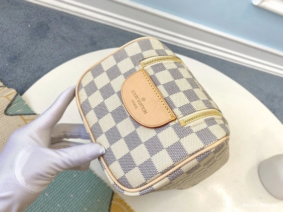 Affordable VUITTON TOILETRY BAG LOUIS 0821